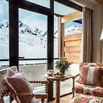 Szálloda Alpes Du Pralong 5*